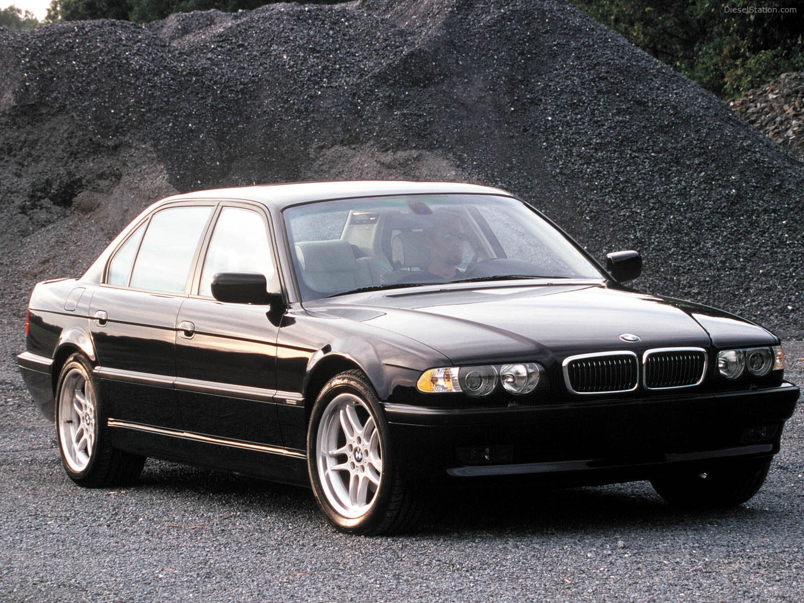 BMW 7 Series (1994)